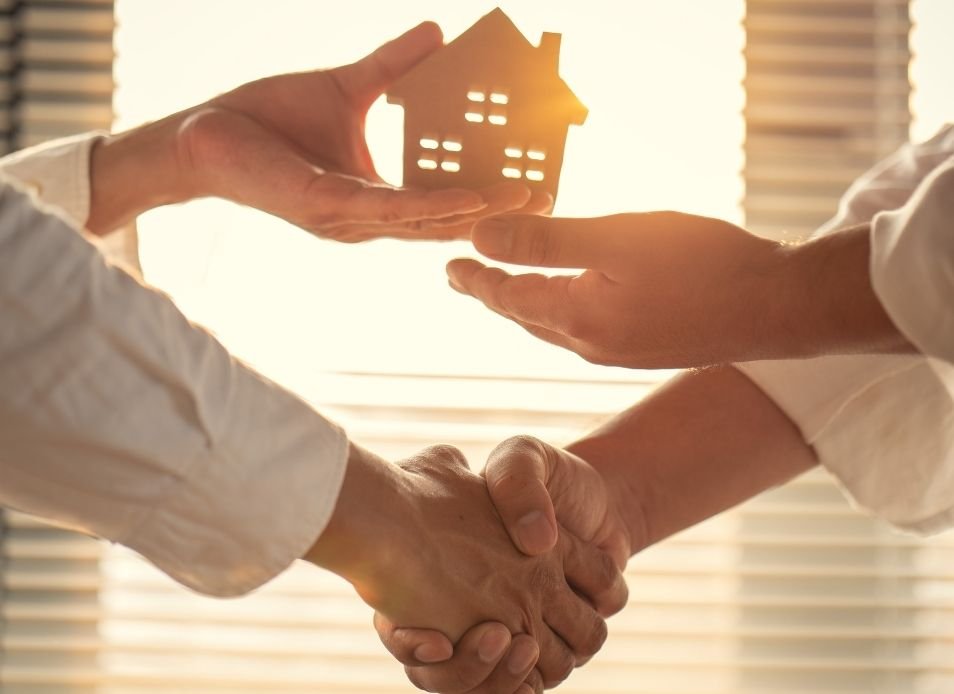 המדריך המלא לנדל"ן בישראל 2025 – מה באמת כדאי לדעת לפני שקונים דירה?