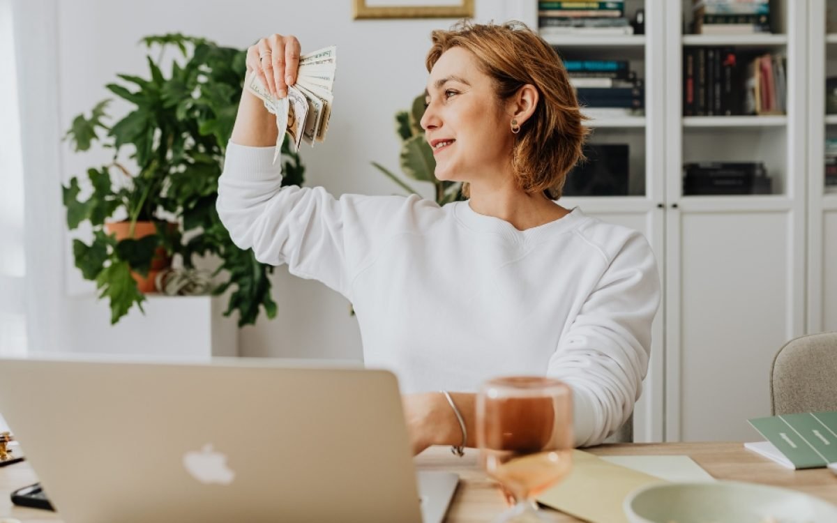הזדמנות להשקעה חכמה: קרן כספית שמחזירה כסף לכיס